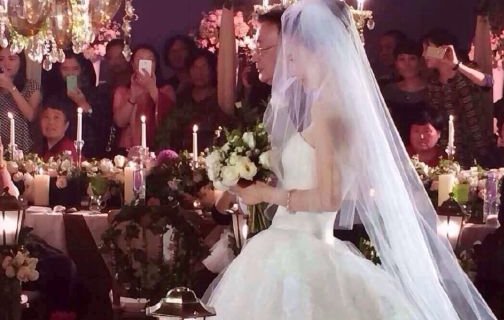 陕西新人结婚当天出现小龙卷风,网友们是如何评价的?