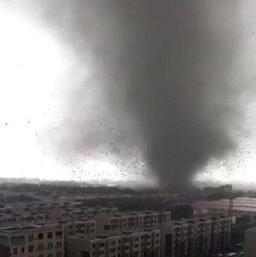 武汉遭遇9级龙卷风已致6死218伤,对当地的经济造成了多大的损失?