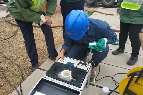 介电常数是多少 ?