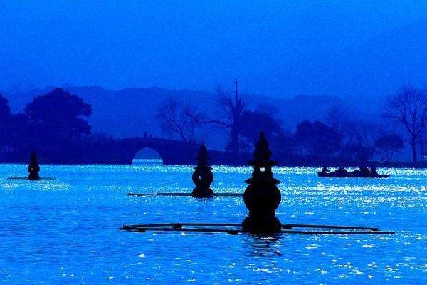 杭州旅游住哪里比较方便?可以说说吗?