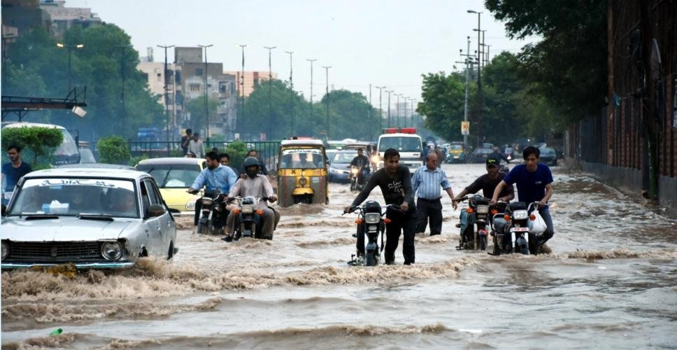 巴基斯坦爆发大洪水,此次洪水的成因是什么?