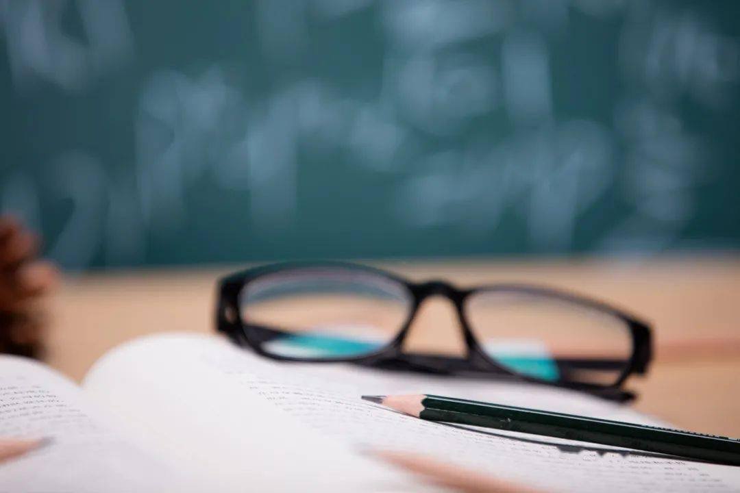 商家称15万办理全套本科学历,本科学历如今为何如此重要?