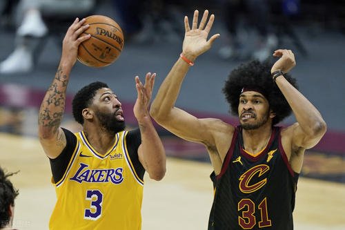 湖人不敌开拓者跌至西部第,季候附加赛是不是躲不过了?