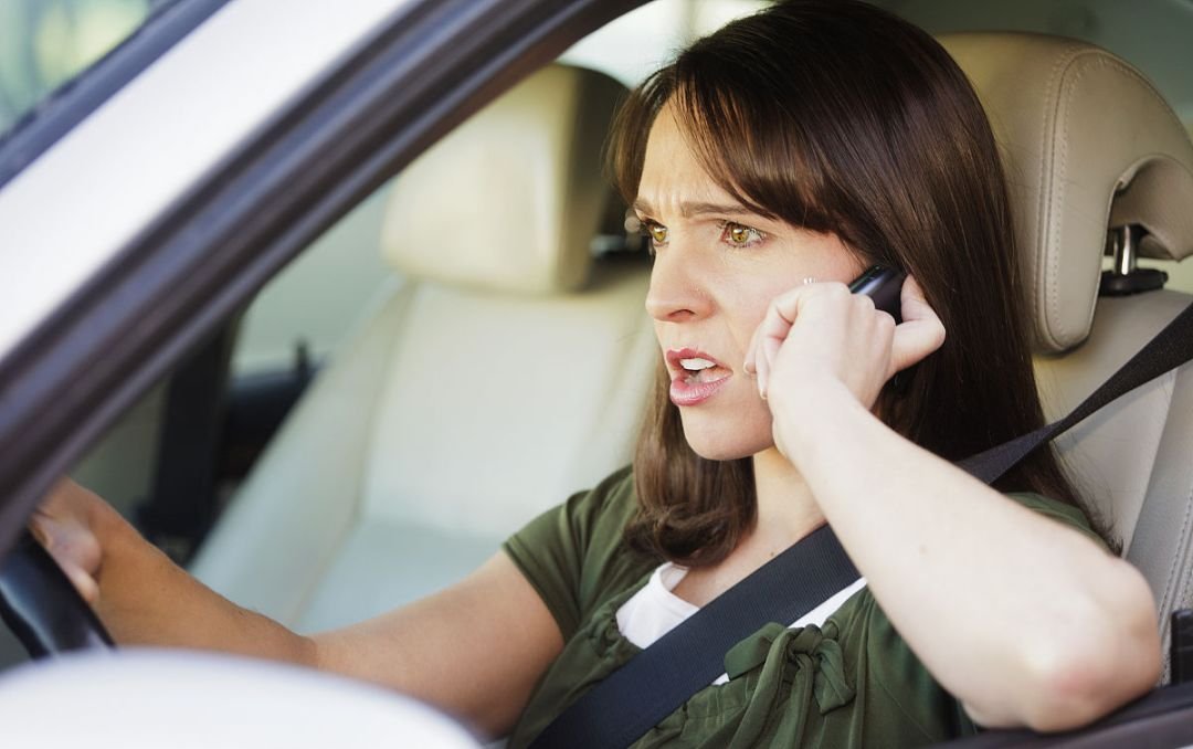 北京超速别车、恶意泼咖啡男子获刑3个月，是不是太轻了？