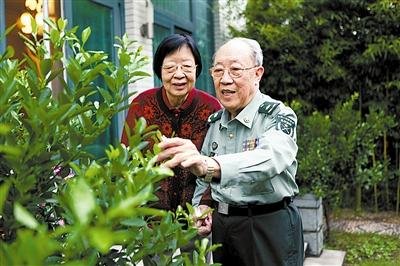 袁隆平、吴孟超两位国士相继去世,他们生前有过哪些成就?