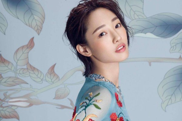 白百何曾因和张爱朋同游泰国陷入舆论风暴,为何最后却和张爱朋分道扬镳?