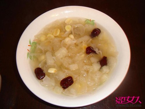 雪梨银耳汤的做法