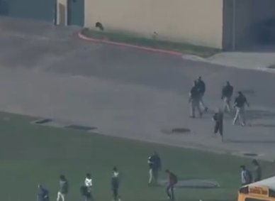 美得州校园枪击案嫌犯确定了吗?