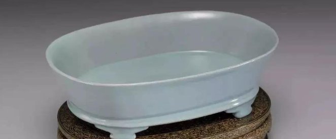 汝窑瓷器都开片吗？