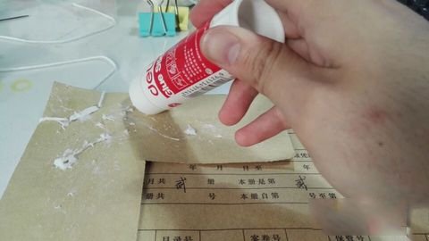 会计凭证三个孔的怎么装订，三个孔要形成三角形怎么装订和穿线