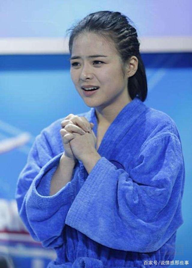 旧爱是程雷,丈夫是声入人心余笛,担任18年主持人陈辰现状如何?