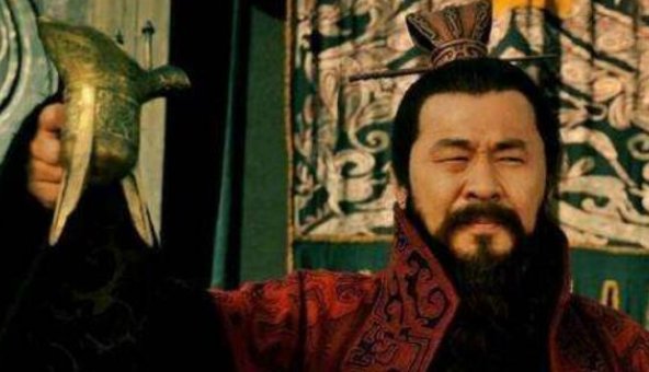 关羽为什么要月下斩貂蝉?