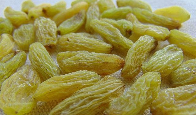 葡萄干怎么吃比较好?