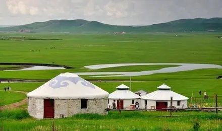 6月份去内蒙古呼和浩特旅游，有详细点的旅游攻略或者建议吗？