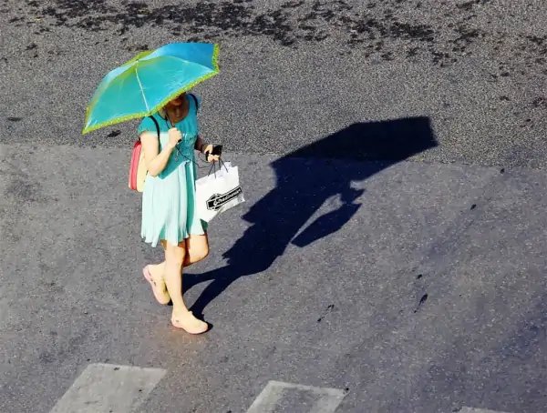 我国多地气温破纪录，今年为何这么热？这正常吗？