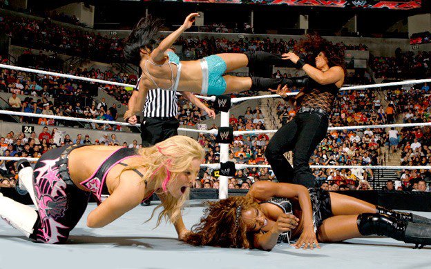 对《WWE夏日狂潮2017》完整视频有什么看法？