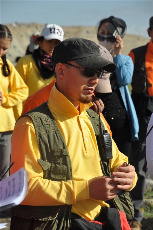 冰山下的来客的介绍