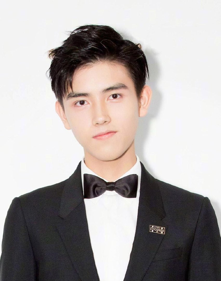 陈飞宇最胖的时候达到210斤，他是如何从一个胖小子成功蜕变成男神的？