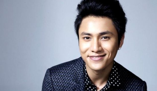 《月半弯》歌词是什么？