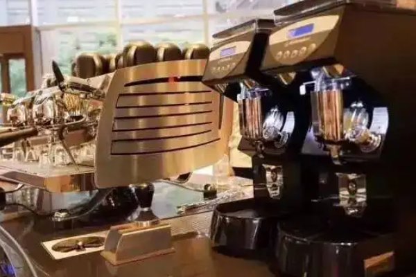 北京一星巴克被曝喝出咖啡机零件,这是怎么回事?