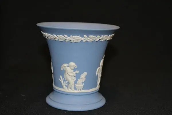 pale blue是什么意思