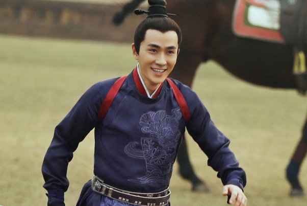 谁醉酒后误上龙床，还被逼无奈起兵造反？