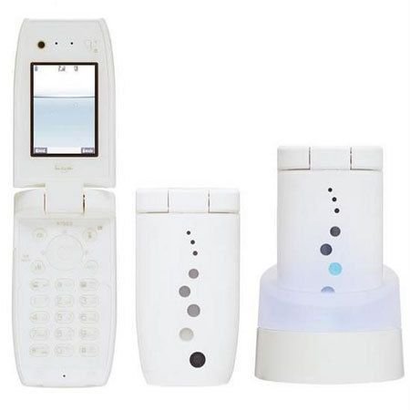 日剧《唯爱》中菜绪的白色手机是什么牌子？