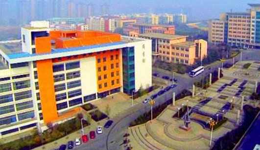 男教师不戴领带就罚200元！学校为何有这样的规定？