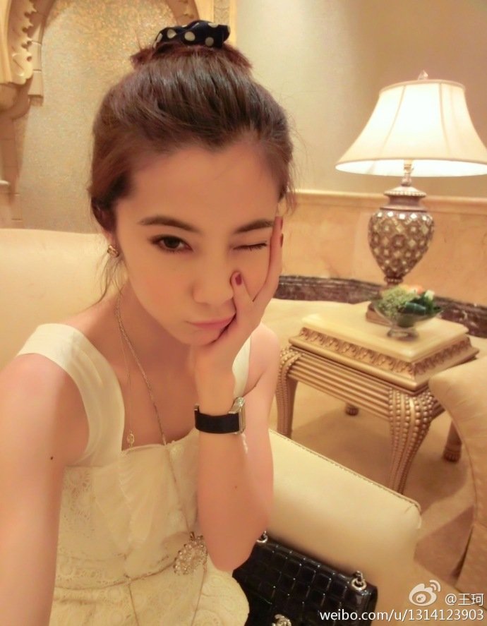 关于演员王珂的网名 是英雄使命里的王珂哦 多一点,,好听点