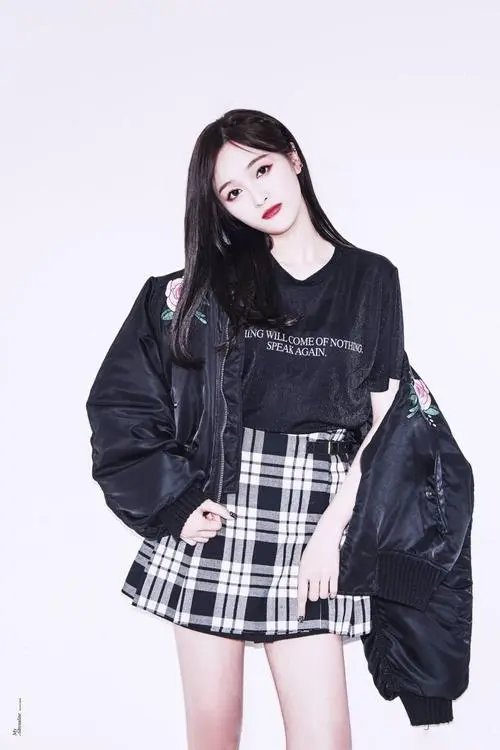 吴宣仪捧着南瓜走红毯，她为何这么做？