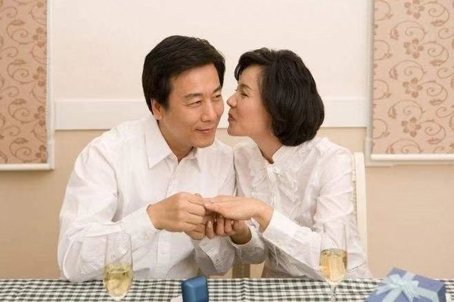 七夕节,听三对夫妻讲述“中国式浪漫”背后的故事!中国式的爱情是怎样的?