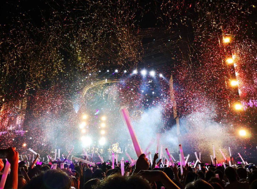 累计造成12人确诊，但演唱会仍照常举行，你如何看待张惠妹的这一决定？