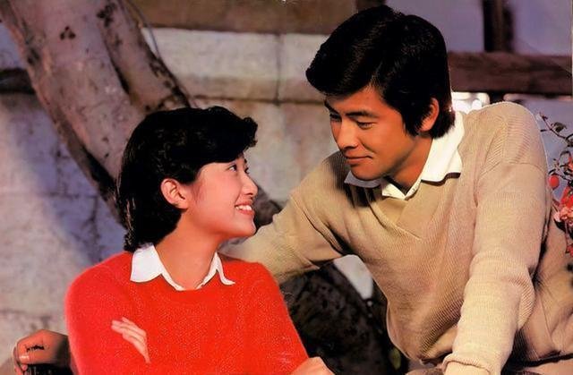 生活中有哪些美满的爱情故事呢？