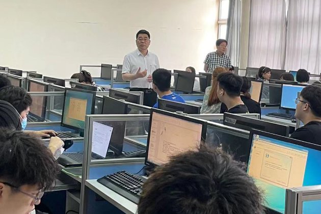 专科是什么时候报考的？