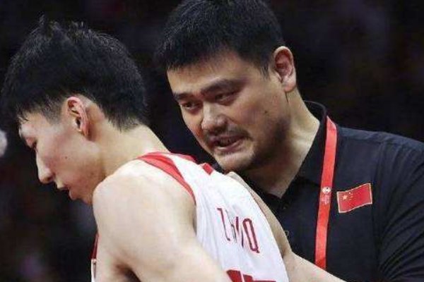 妻子称周琦躲房间不敢出门见人，你认为周琦值得同情吗？