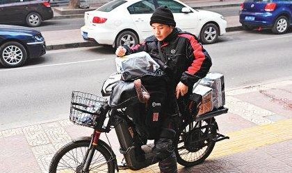 快递员等取货取餐时要避免聚集是怎么回事？