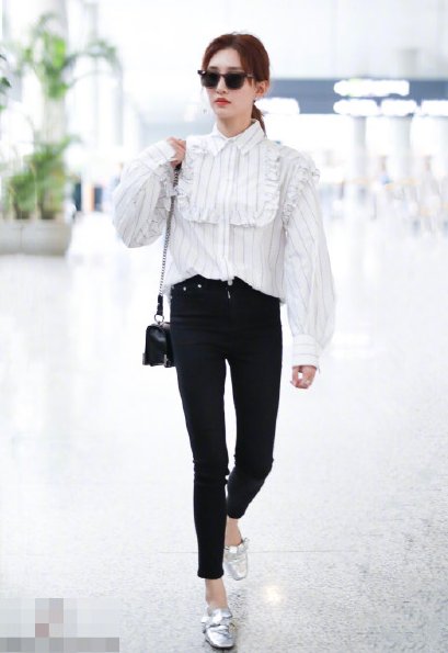 江疏影为何要掐粉丝的脸？