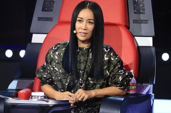 谁能告诉我 不管以后的路有多苦擦干眼泪告诉自己不准哭 这首歌叫什么啊？