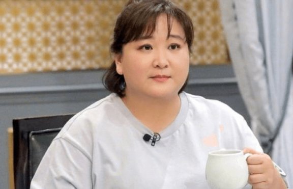 爱笑的女孩贾玲，成名的心酸，只有努力才能得到掌声 ，她的经历是怎么样？