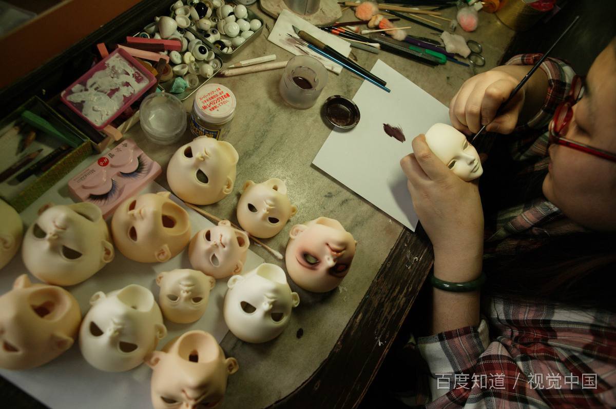 学化妆一般要多少钱啊