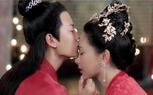 任嘉伦演吻戏为什么用替身？