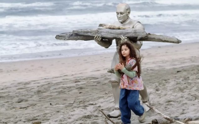 有一部外国电影，主角是一个机器人，活了两百多岁，最后变成了人类，谁能告诉我，这部电影叫什么名字？