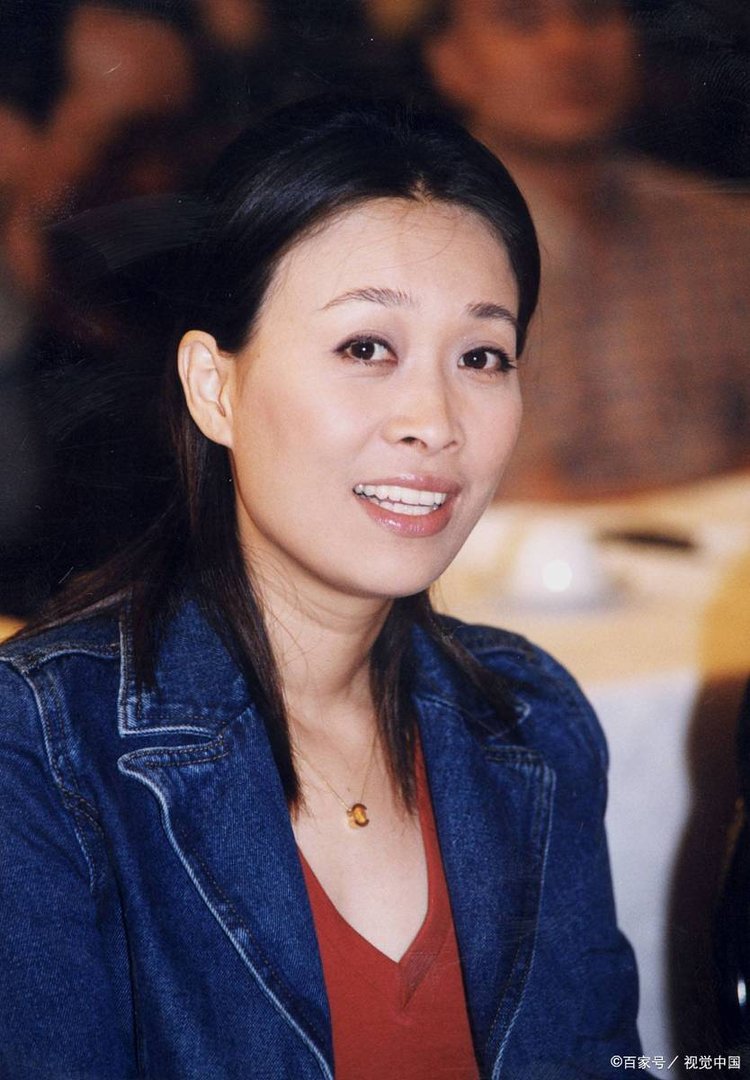 姚贝娜为什么甩开那英的手离开？