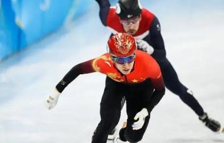 武大靖赛后反复提到的两个字?