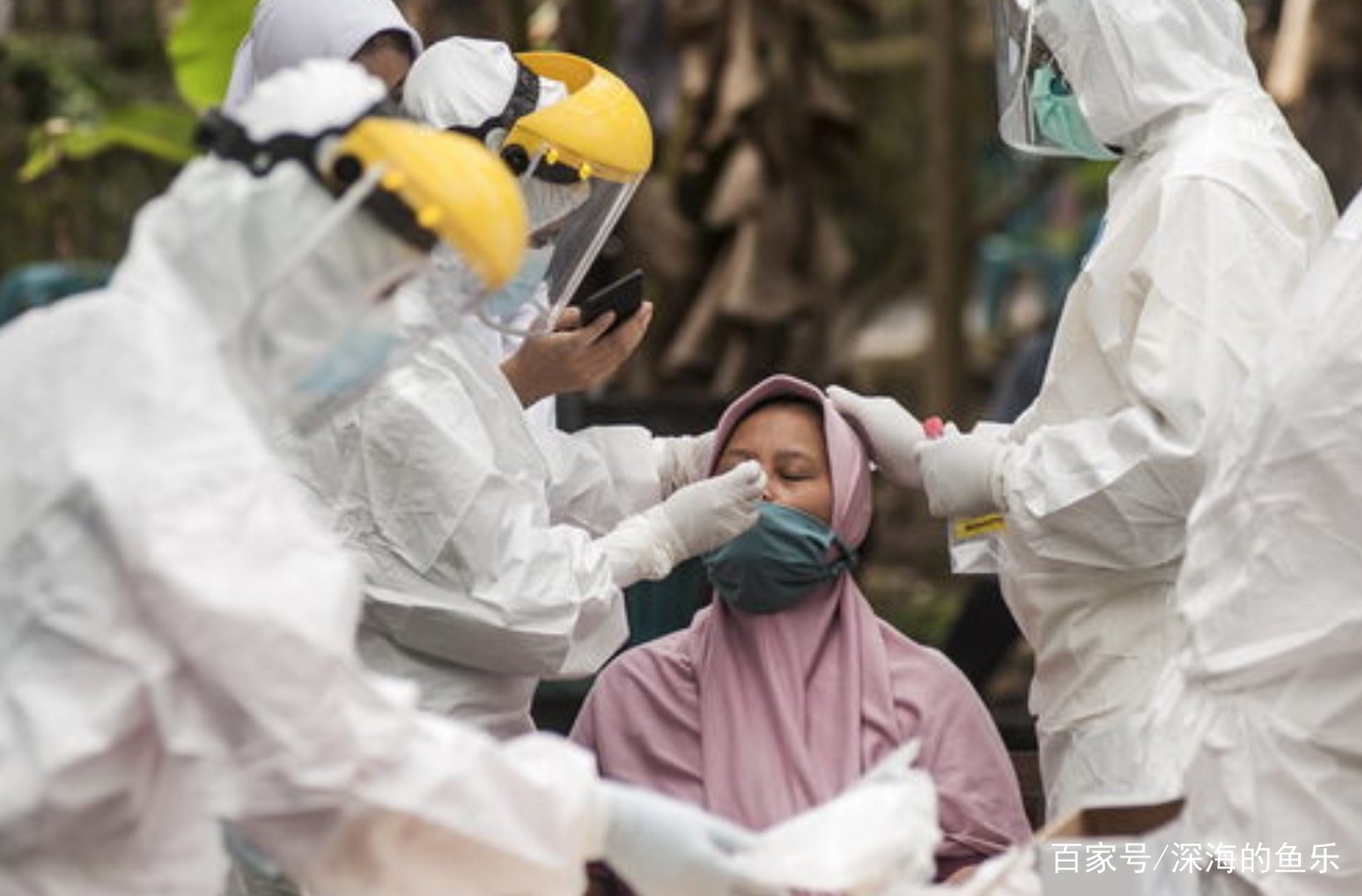 一家三口确诊新冠，另一人为什么没事？