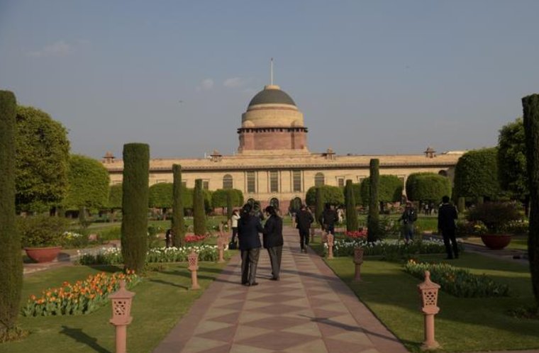 50万卢比！印度新总统月薪50万卢比，你觉得这个薪资情况怎么样？