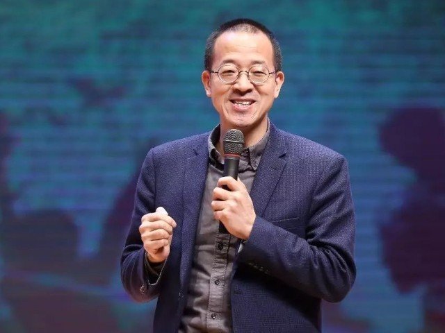 俞敏洪和女儿照片对比