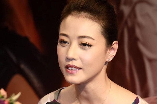 周海媚生过孩子吗