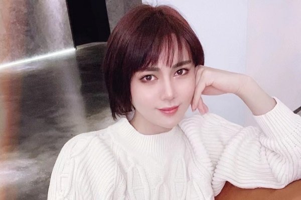 时诗是男是女？