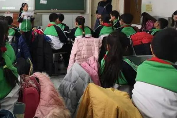 占上风造句短句